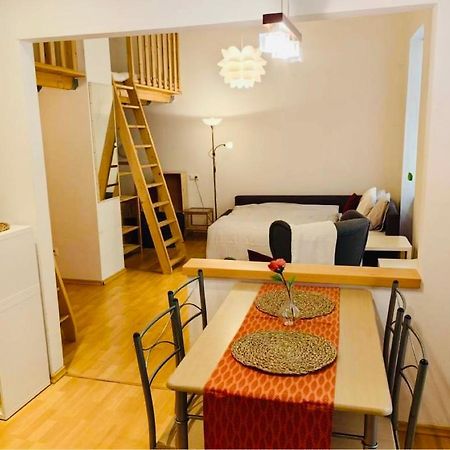 Downtown Apartment Bianca ブラチスラヴァ エクステリア 写真