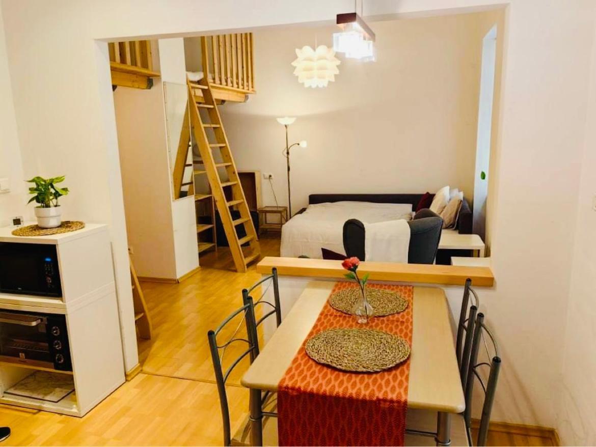 Downtown Apartment Bianca ブラチスラヴァ エクステリア 写真